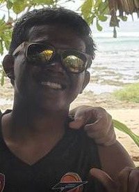 Francis, surf coach